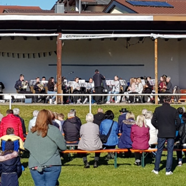 Musikalischer Befreiungsschlag beim Platzkonzert!